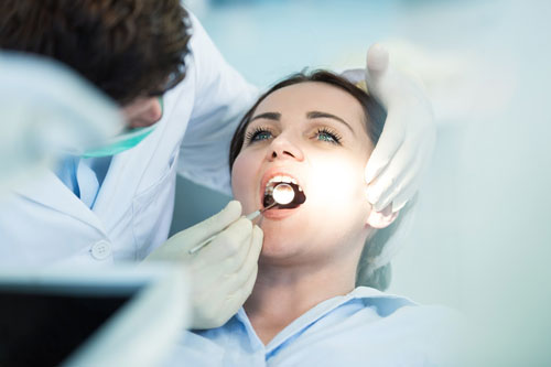 Tooth extractions in Vaughan